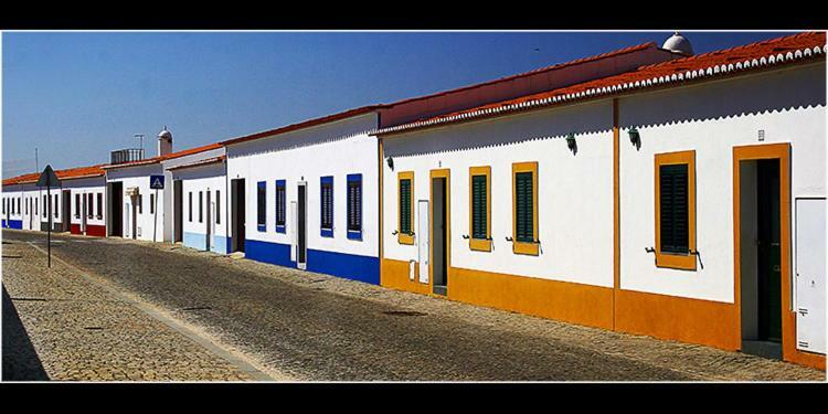 Casa Aldeia Da Luz - Barragem Do Alquevaヴィラ エクステリア 写真