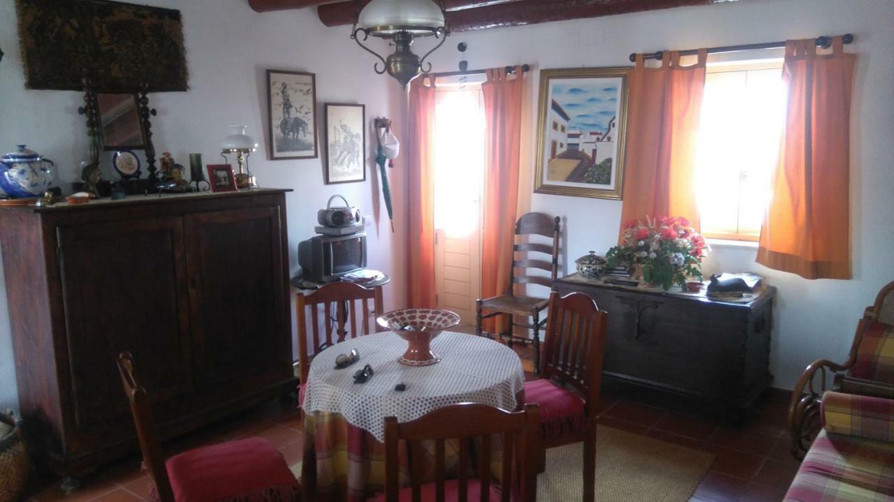 Casa Aldeia Da Luz - Barragem Do Alquevaヴィラ エクステリア 写真